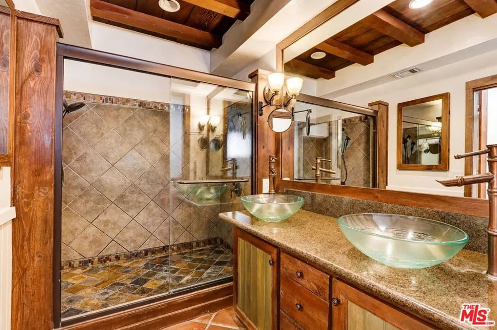13509 Bassett Street Valley Glen, CA 91405