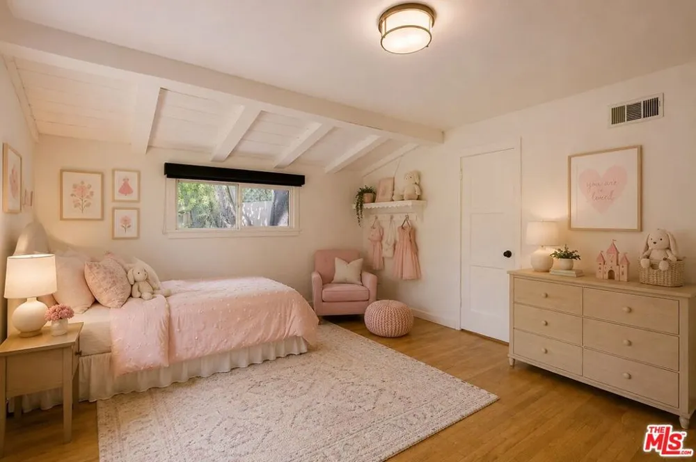 13509 Bassett Street Valley Glen, CA 91405