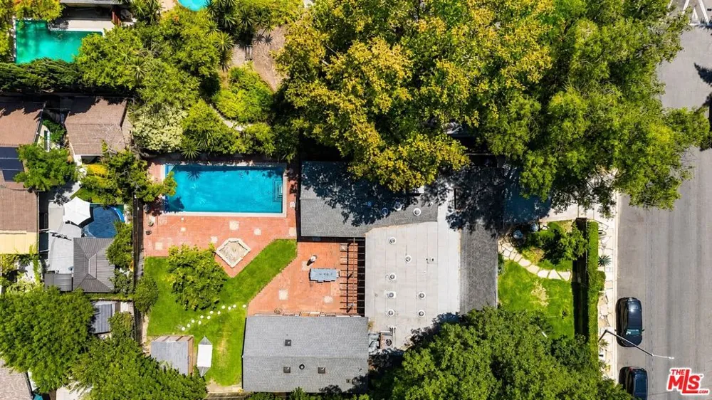 13509 Bassett Street Valley Glen, CA 91405