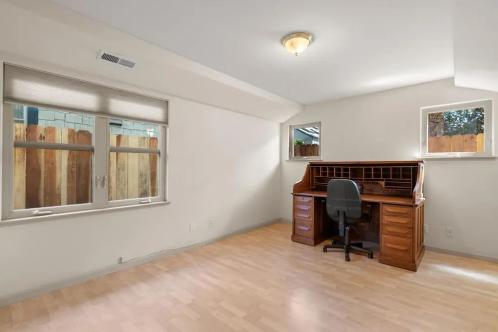 518 Capitola Avenue Capitola, CA 95010