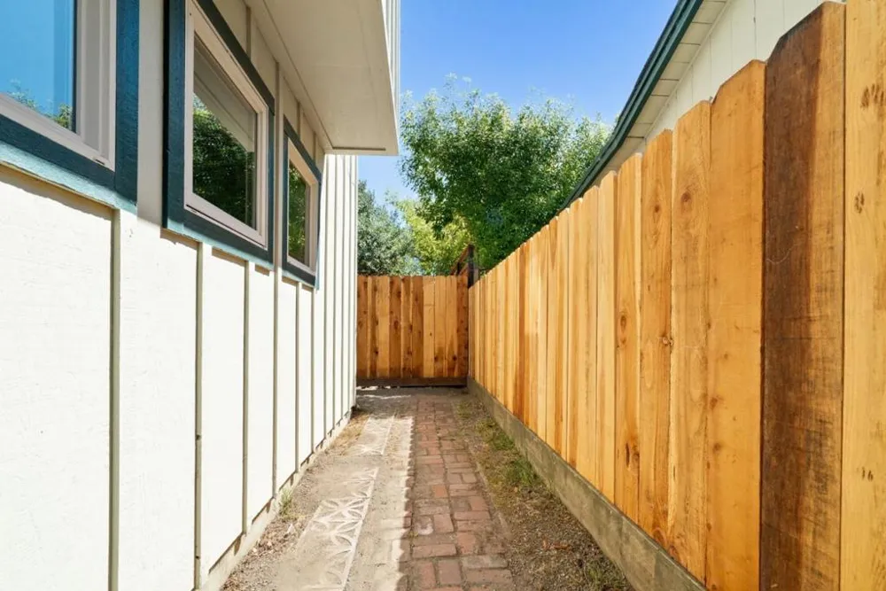 518 Capitola Avenue Capitola, CA 95010