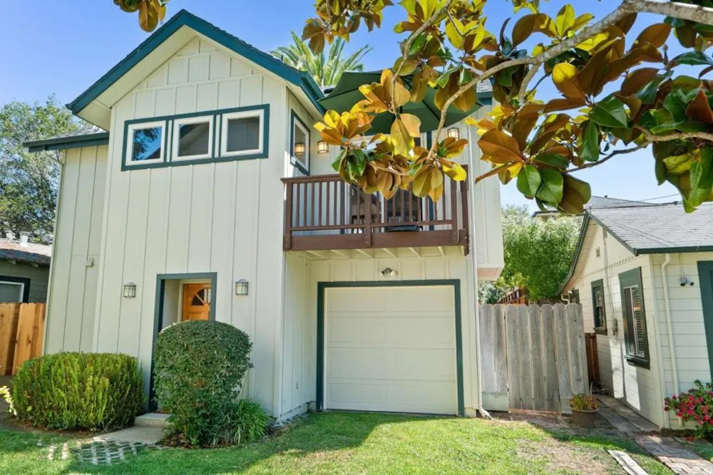 518 Capitola Avenue Capitola, CA 95010