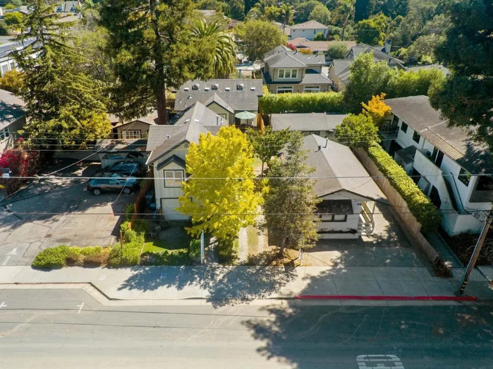 518 Capitola Avenue Capitola, CA 95010