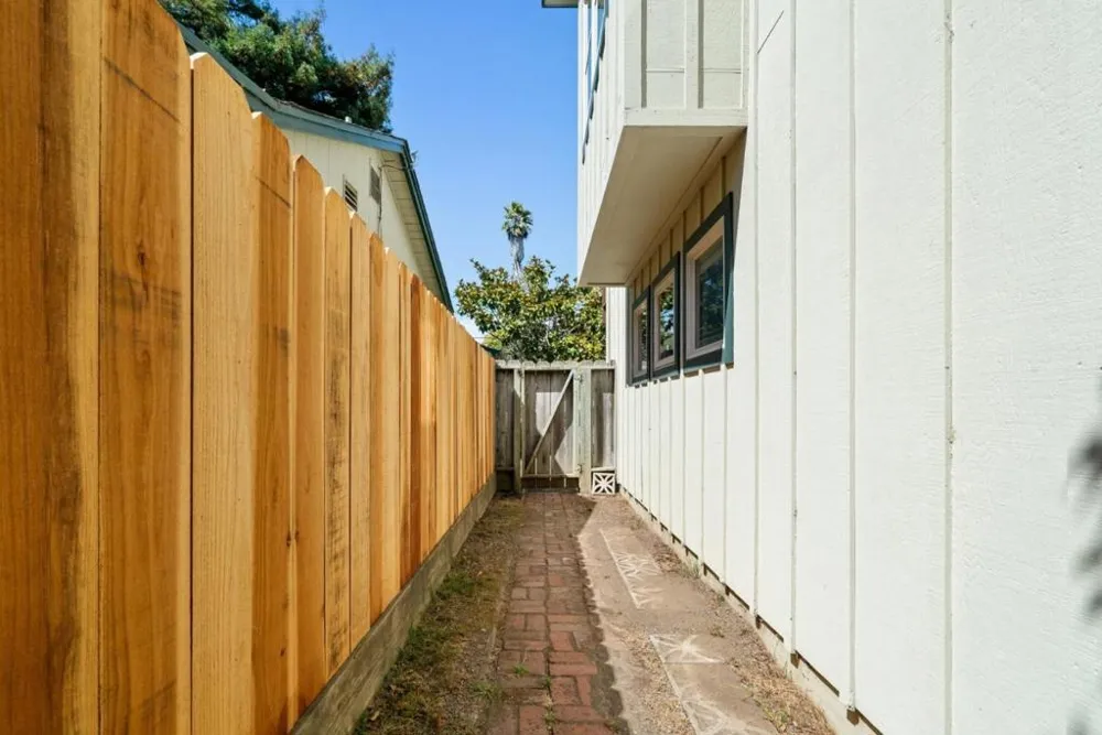 518 Capitola Avenue Capitola, CA 95010