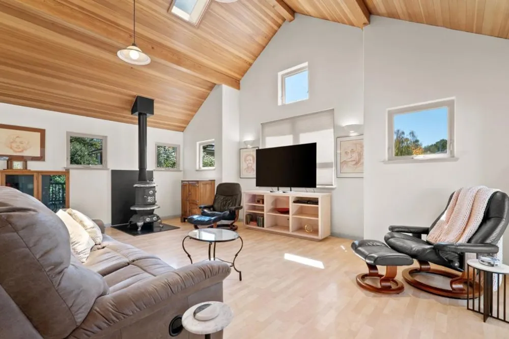 518 Capitola Avenue Capitola, CA 95010