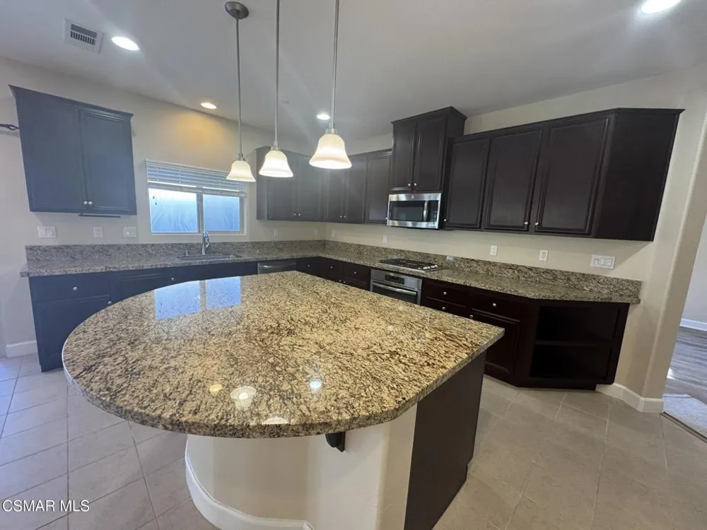 7124 Baneberry Avenue Moorpark, CA 93021