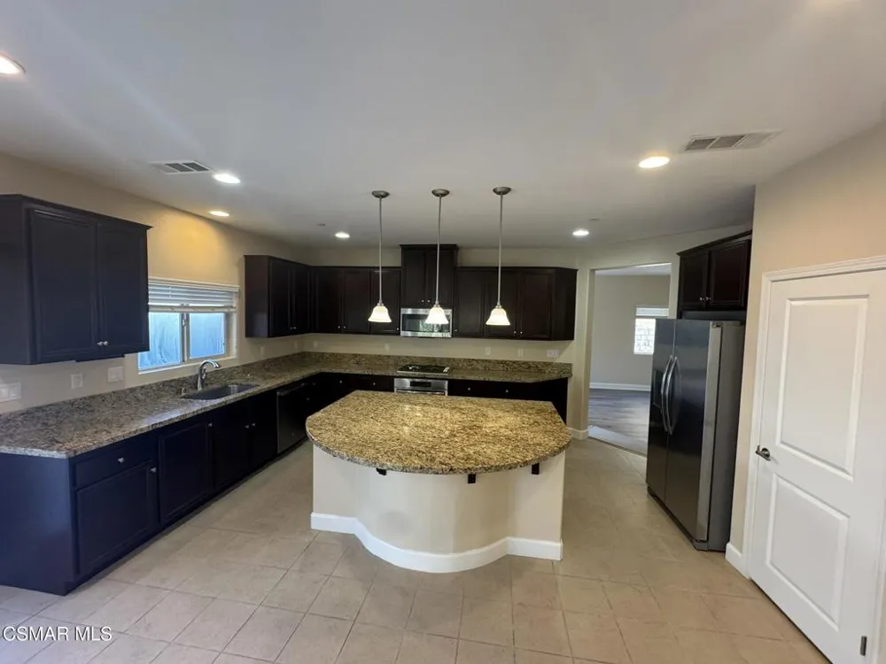 7124 Baneberry Avenue Moorpark, CA 93021