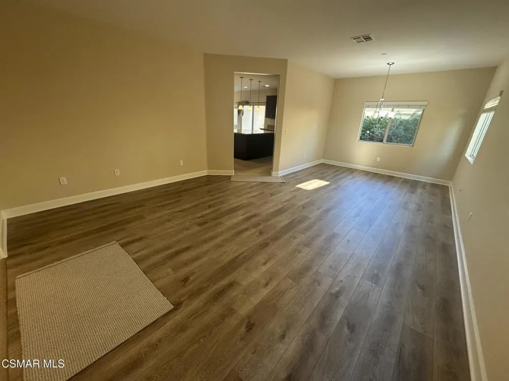 7124 Baneberry Avenue Moorpark, CA 93021