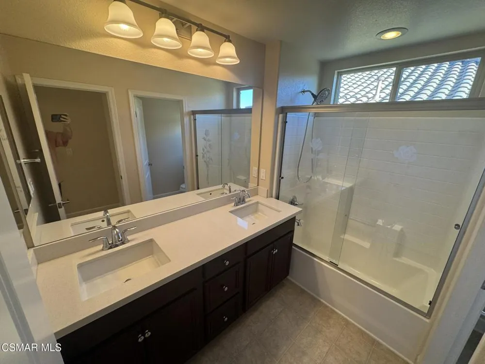 7124 Baneberry Avenue Moorpark, CA 93021