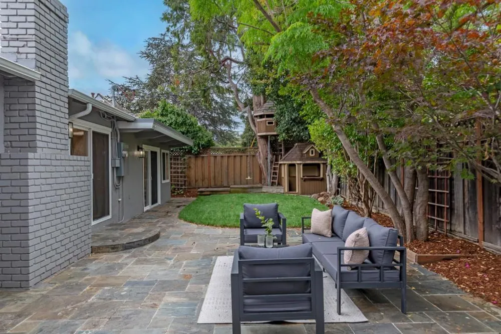 1094 Clark Avenue Mountain View, CA 94040