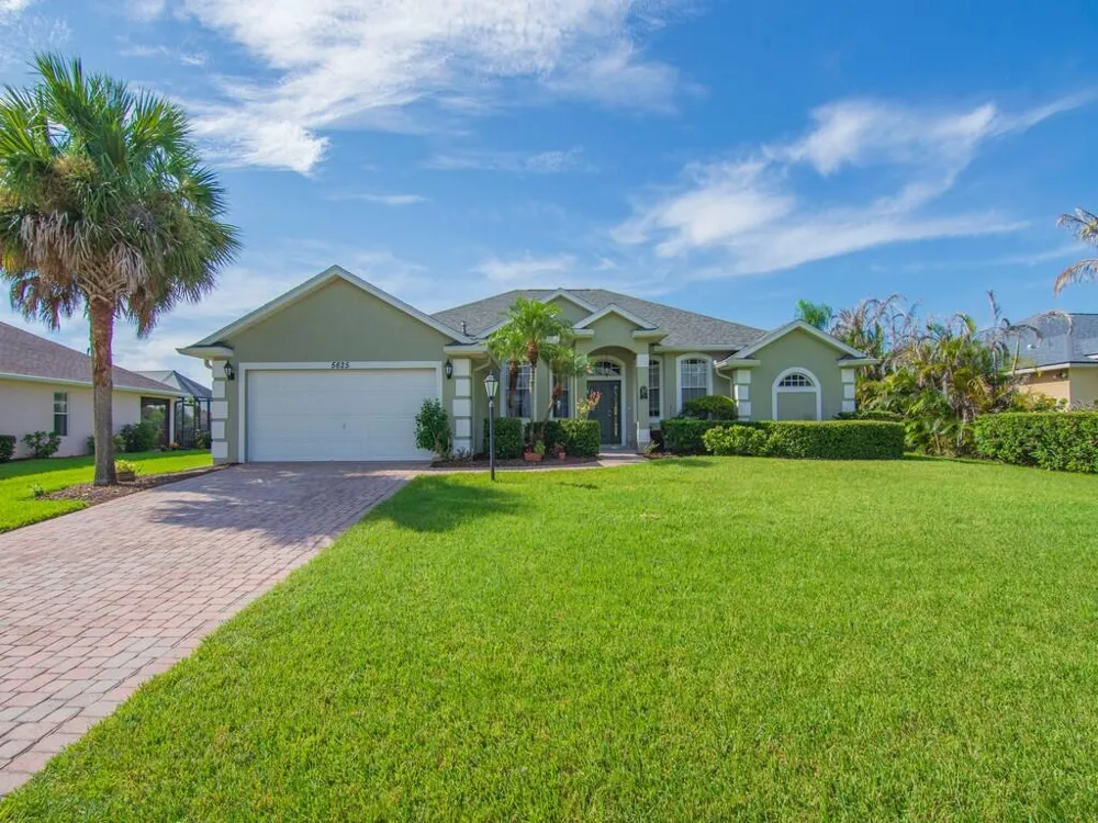 5625 Riverboat Circle SW Vero Beach, FL 32968