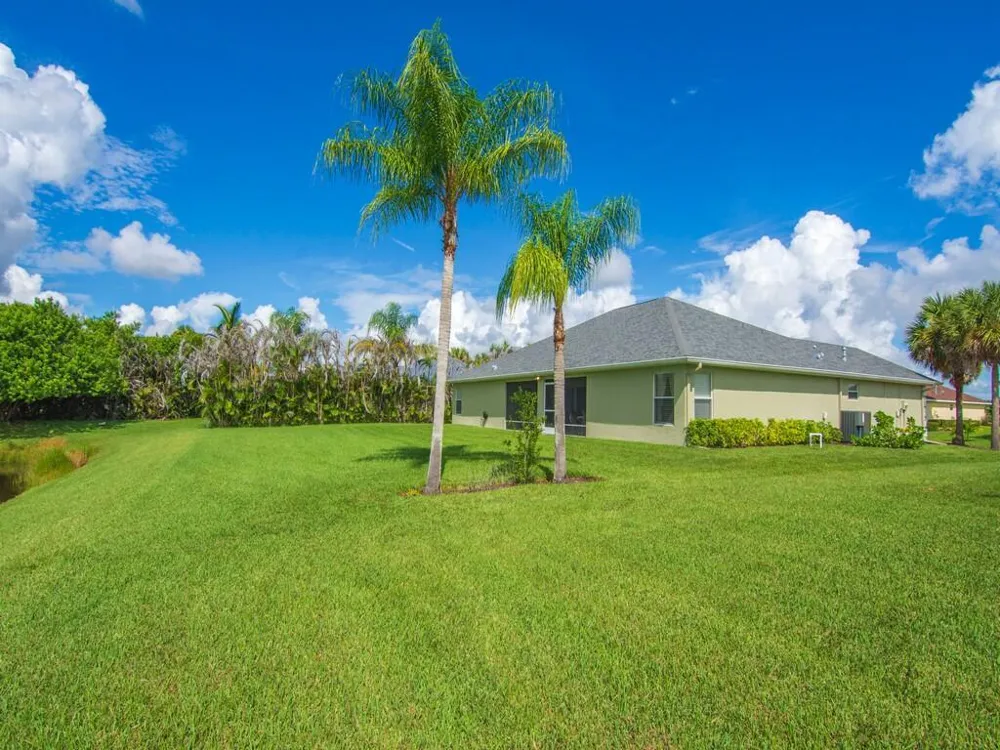5625 Riverboat Circle SW Vero Beach, FL 32968
