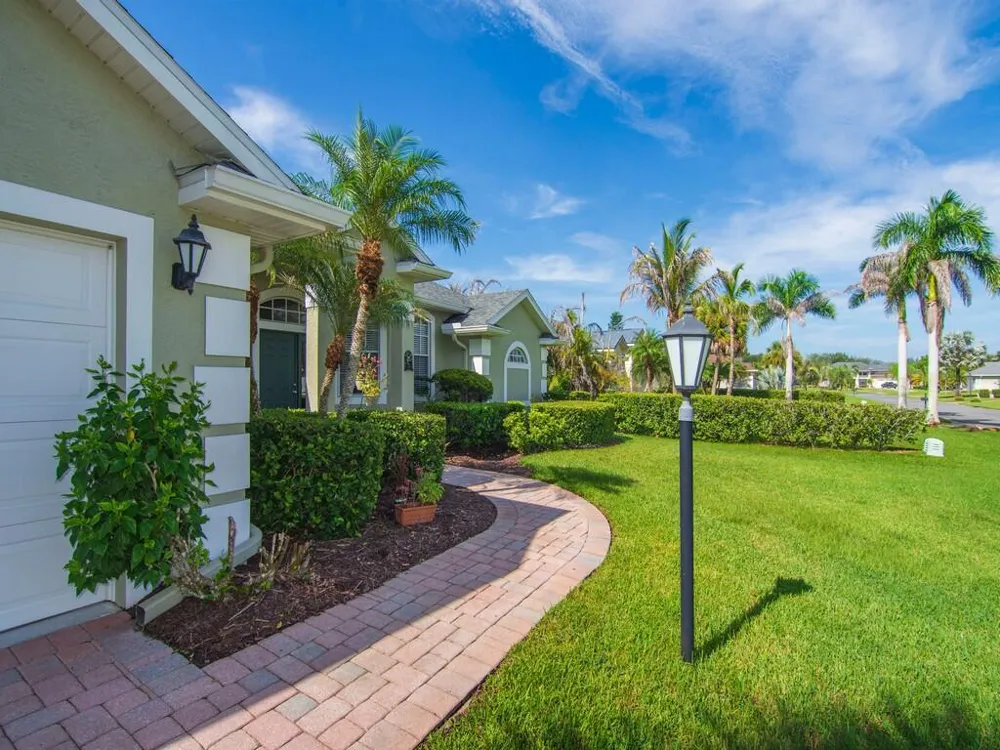 5625 Riverboat Circle SW Vero Beach, FL 32968