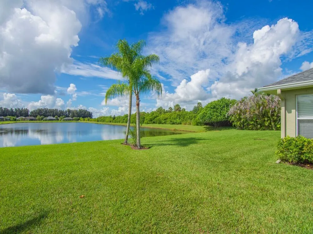5625 Riverboat Circle SW Vero Beach, FL 32968