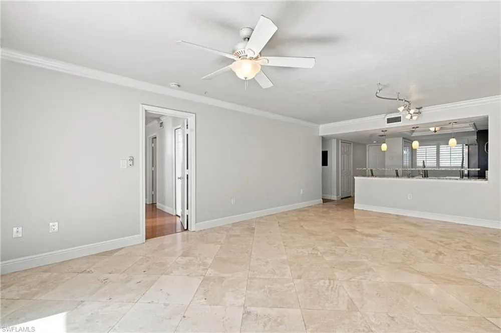 136 Cypress Way E #4 Naples, FL 34110