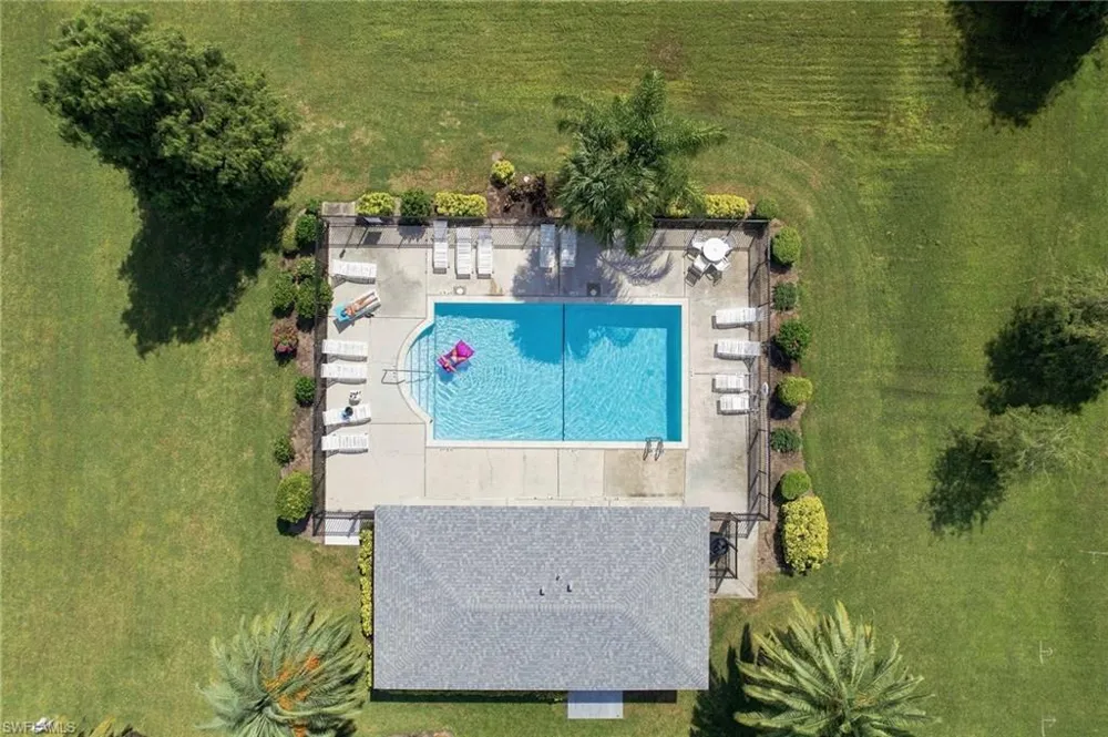 136 Cypress Way E #4 Naples, FL 34110