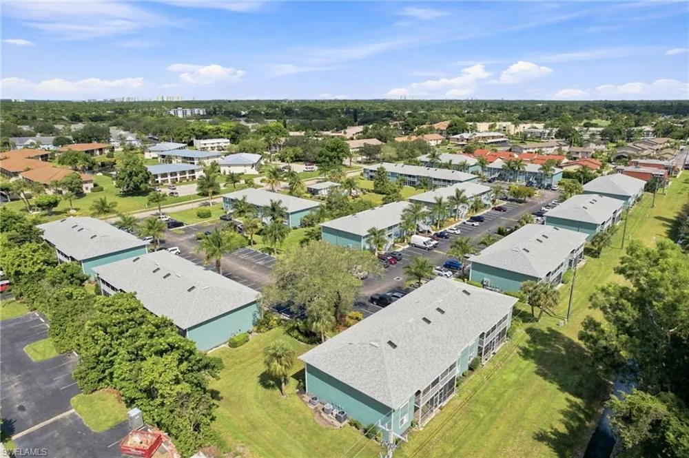 136 Cypress Way E #4 Naples, FL 34110
