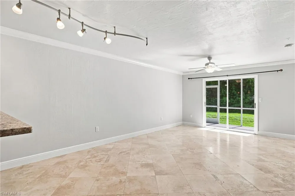 136 Cypress Way E #4 Naples, FL 34110