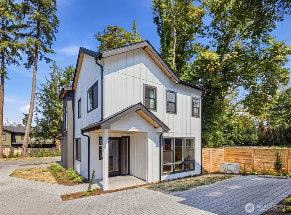 9012 124th Lane NE Kirkland, WA 98033