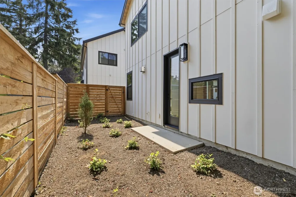 9012 124th Lane NE Kirkland, WA 98033