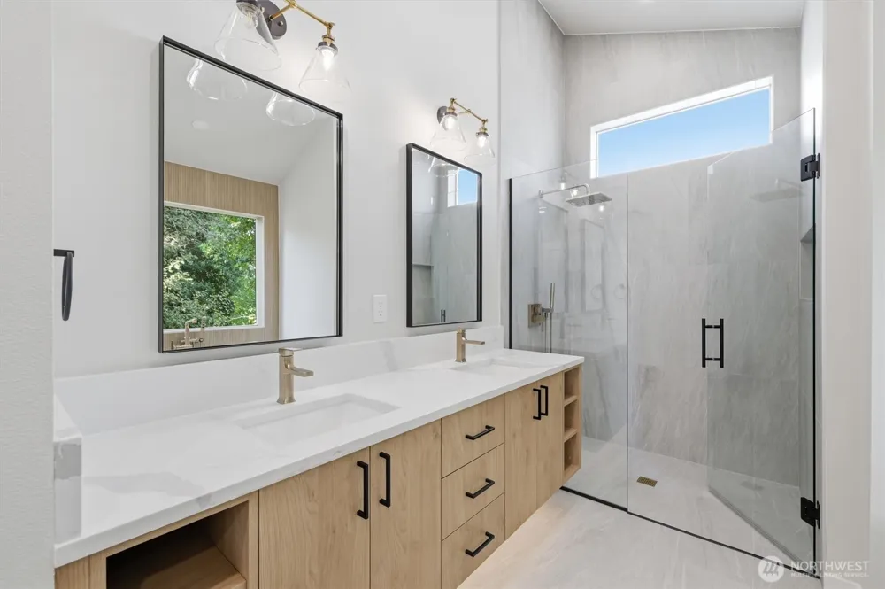 9012 124th Lane NE Kirkland, WA 98033
