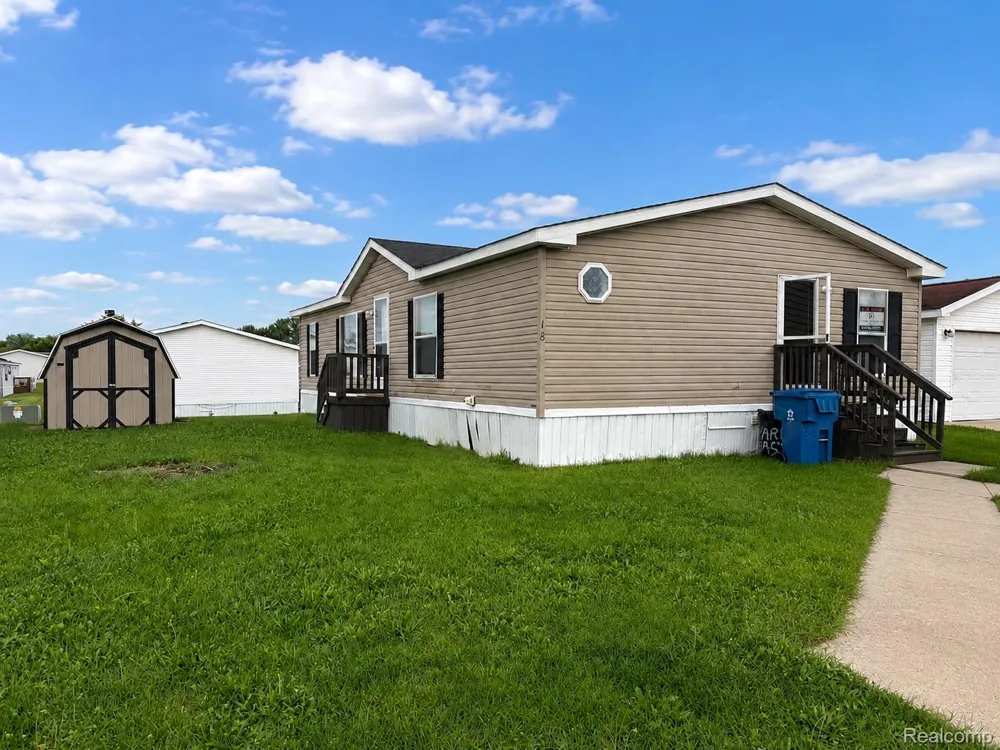 18 Brookfield Swartz Creek City, MI 48473