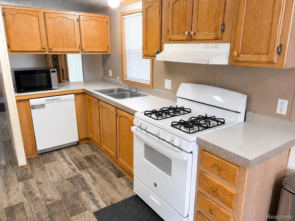 18 Brookfield Swartz Creek City, MI 48473