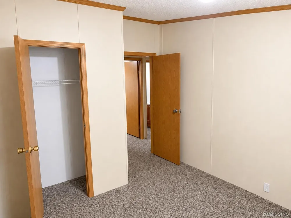 18 Brookfield Swartz Creek City, MI 48473