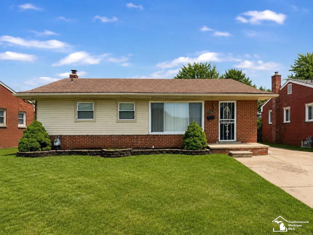 8501 Pardee Street Taylor City, MI 48180