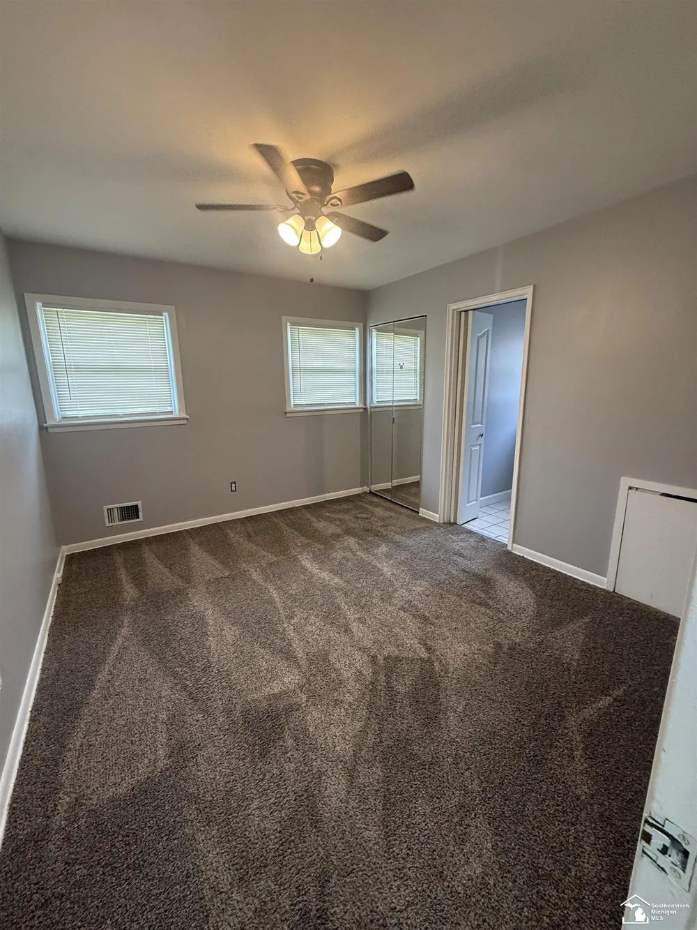 8501 Pardee Street Taylor City, MI 48180