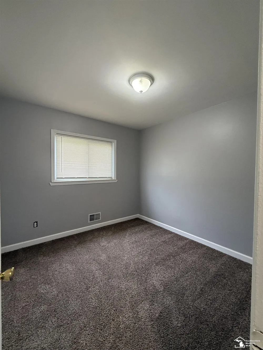 8501 Pardee Street Taylor City, MI 48180