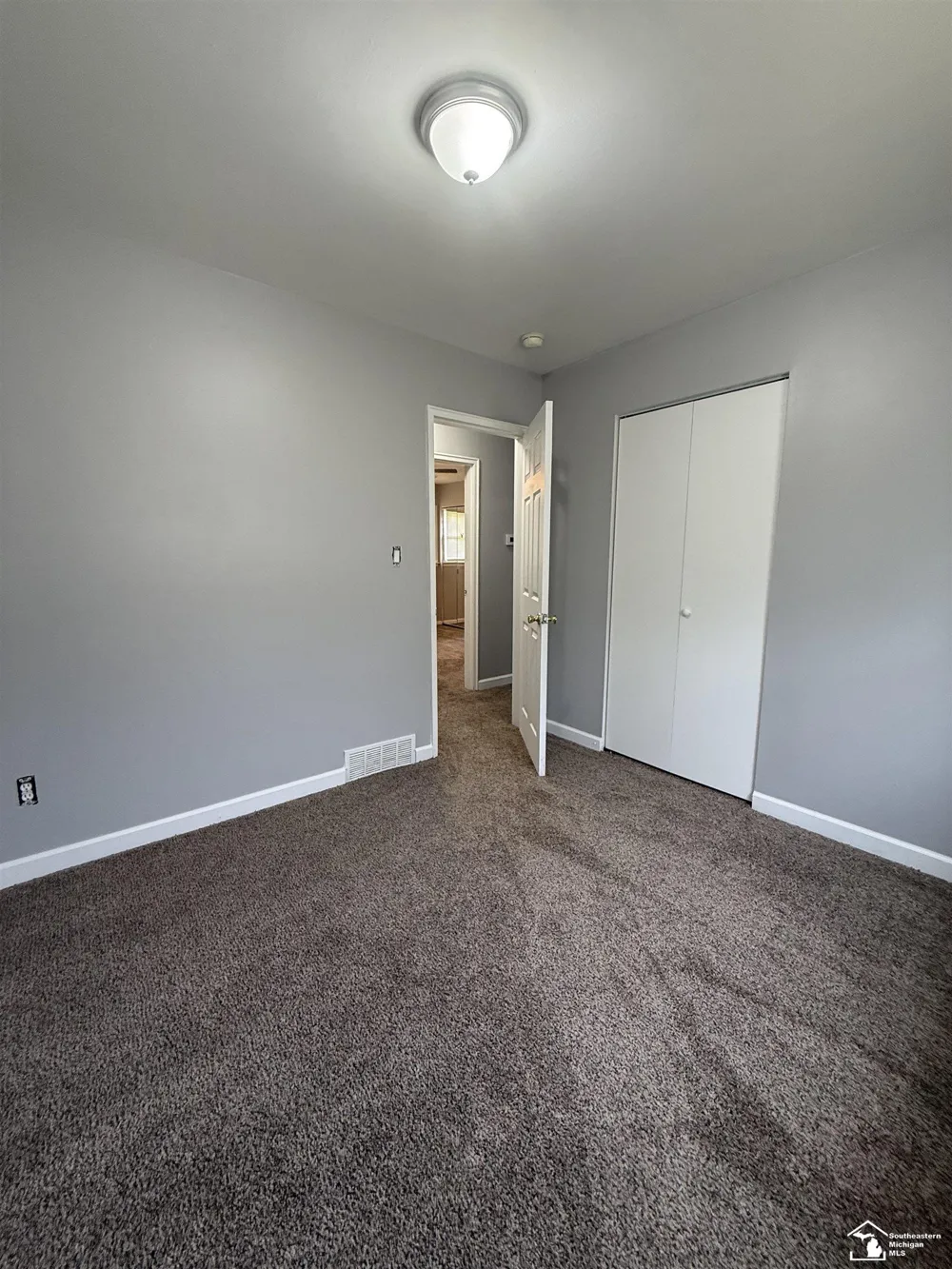 8501 Pardee Street Taylor City, MI 48180