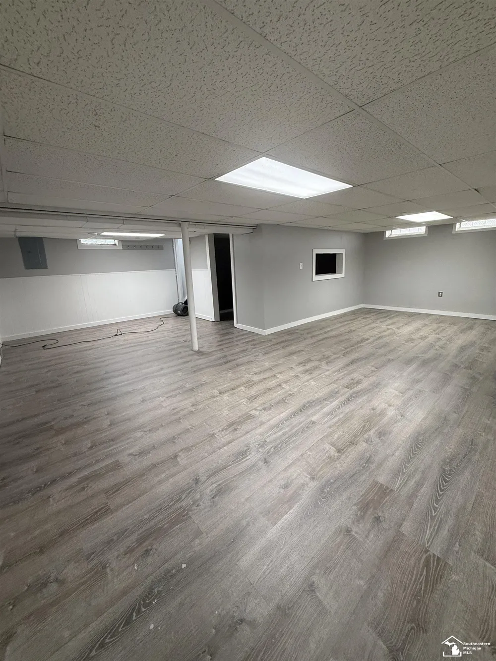 8501 Pardee Street Taylor City, MI 48180