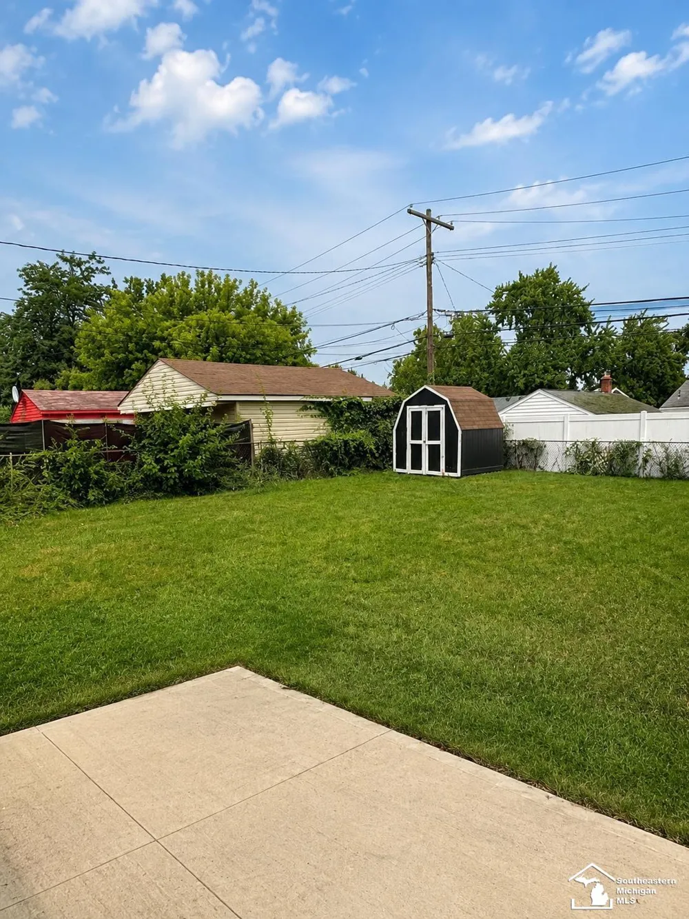 8501 Pardee Street Taylor City, MI 48180