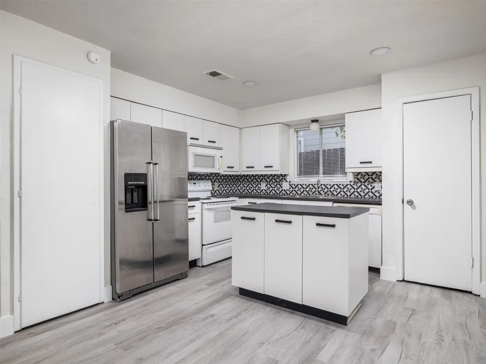 6413 Auburn Drive Austin, TX 78723