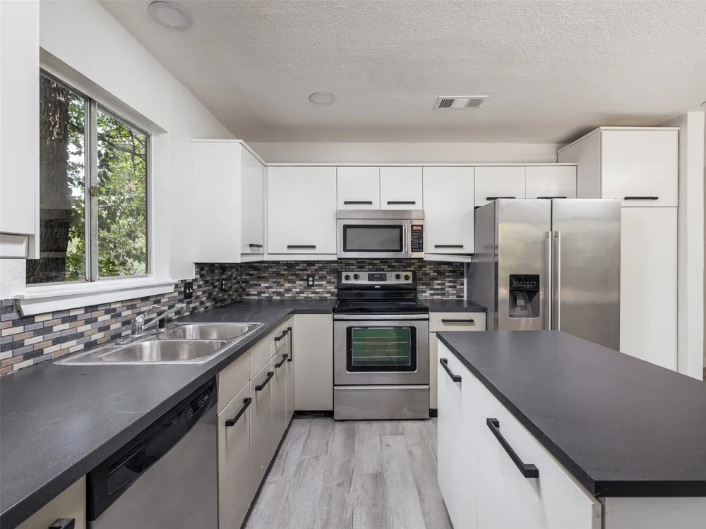 6413 Auburn Drive Austin, TX 78723