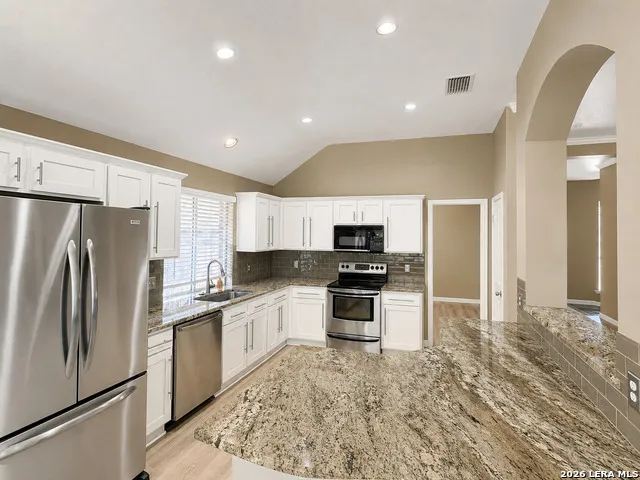 15226 Fall Place San Antonio, TX 78247