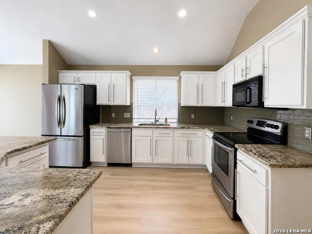 15226 Fall Place San Antonio, TX 78247