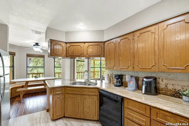 48 RIVER OAK DR Seguin, TX 78155