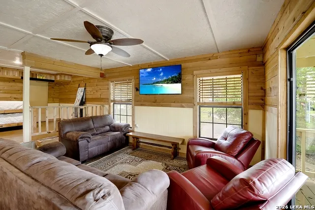 48 RIVER OAK DR Seguin, TX 78155