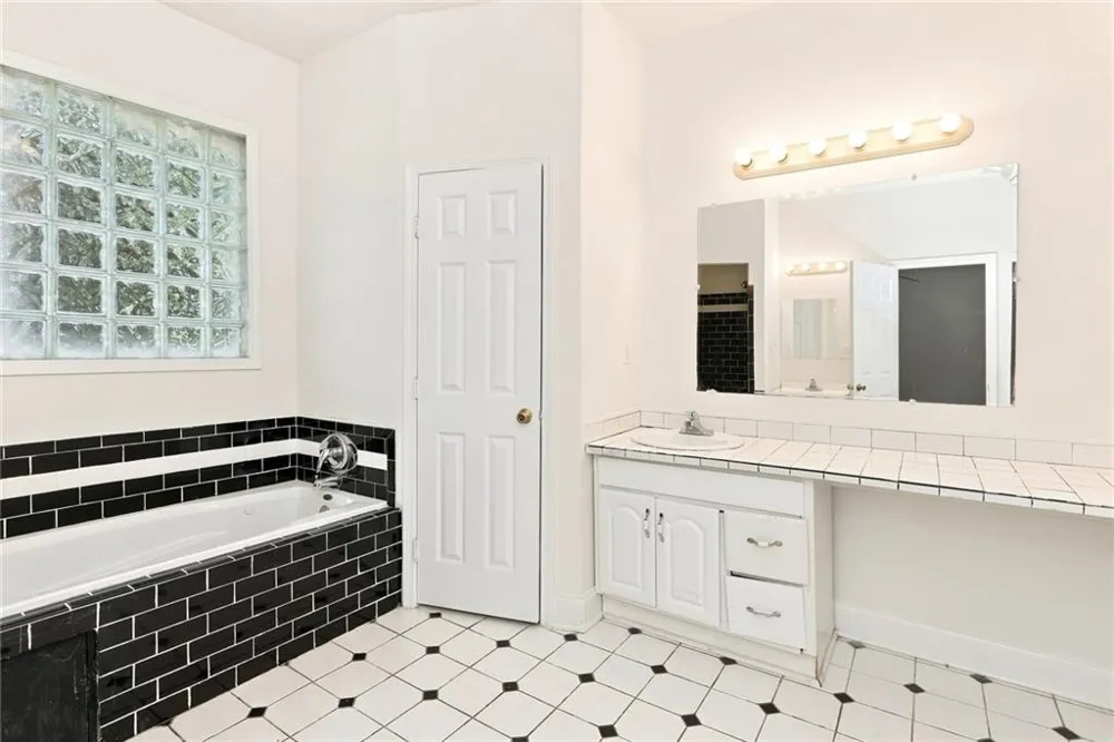 56 Vanira Avenue SE Atlanta, GA 30315