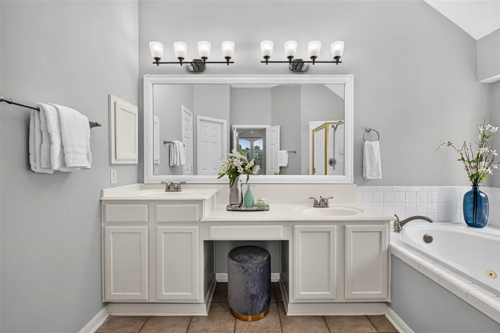 3926 Shadow Cove Drive Houston, TX 77082