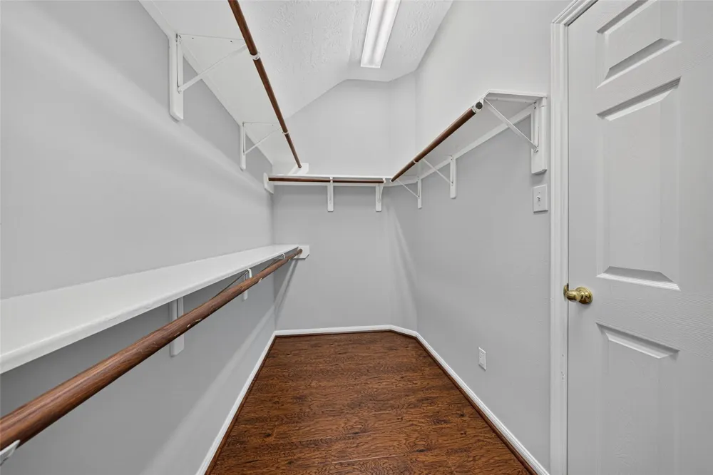 3926 Shadow Cove Drive Houston, TX 77082