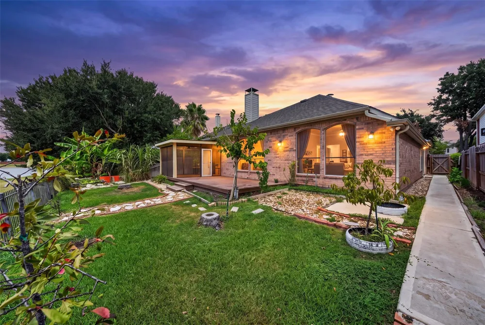 3926 Shadow Cove Drive Houston, TX 77082