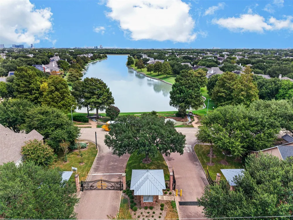 3926 Shadow Cove Drive Houston, TX 77082