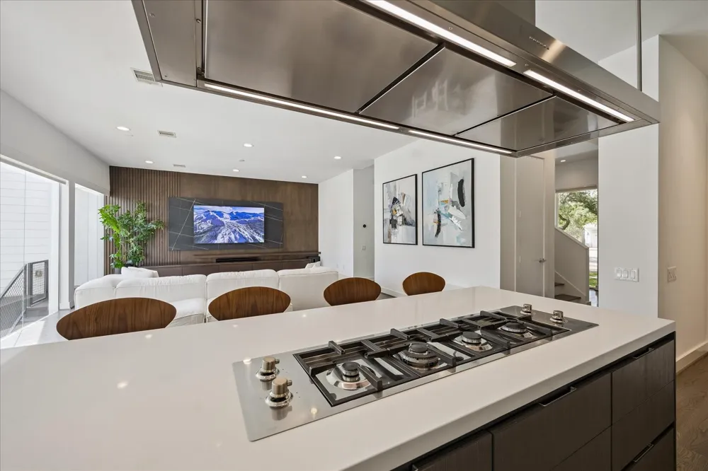 5215 Jason Street Houston, TX 77096