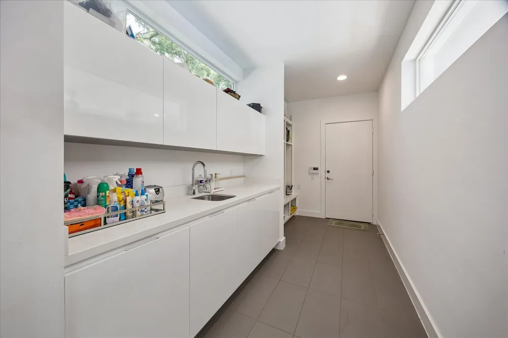 5215 Jason Street Houston, TX 77096