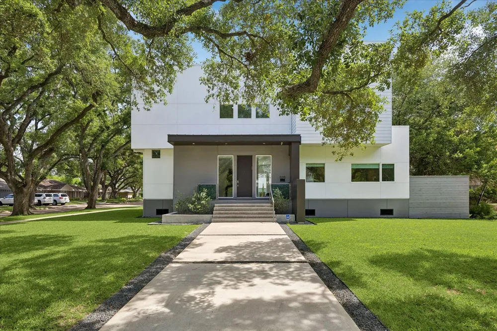 5215 Jason Street Houston, TX 77096