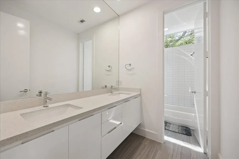 5215 Jason Street Houston, TX 77096