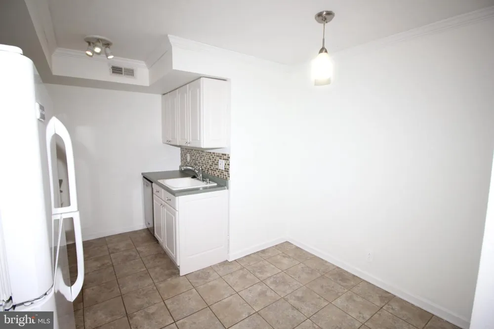 115 E KINGS HIGHWAY #410 Maple Shade, NJ 08052